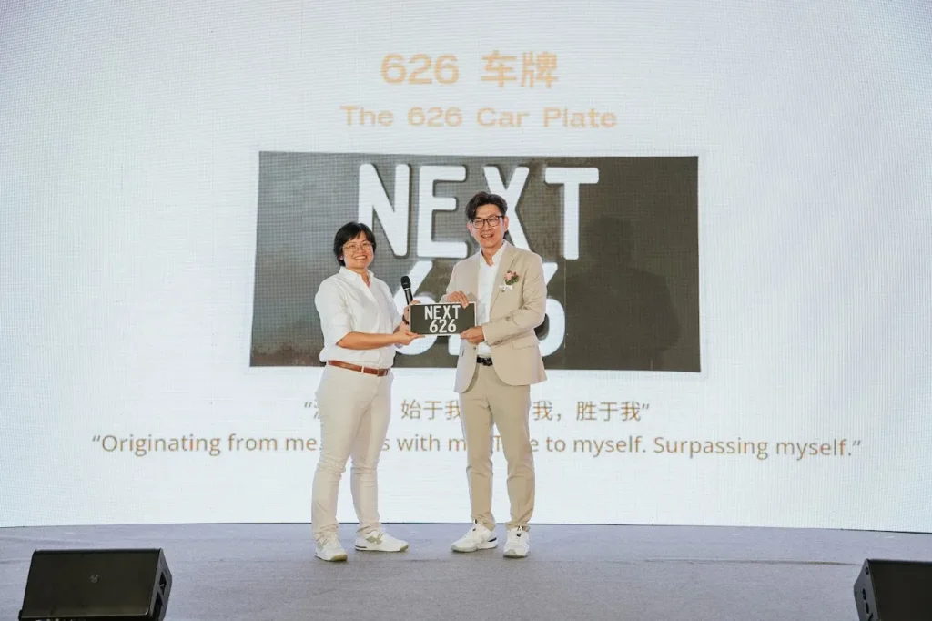 Ex Chairman Sophia Tey passes The 626 Car Plate - NEXT 626 to Mr Chang Kon Ling